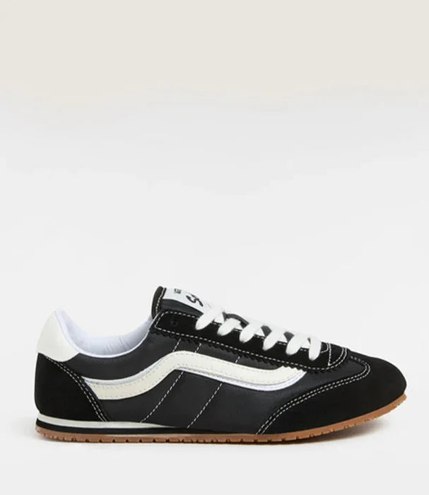 נעל סניקרס גברים ואנס שחורה עם פס לבן, סוליה חומה, נמכרת ב-CHOZEN קבוצת אלפא