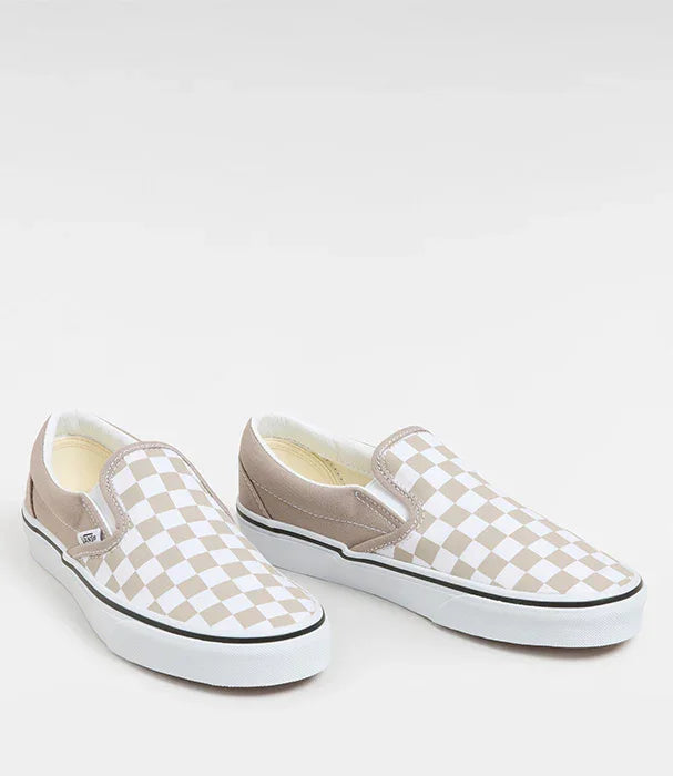 נעלי ואנס סליפ און משובצות בז׳ ולבן, אופנת רחוב לגברים ונשים מבית CHOZEN