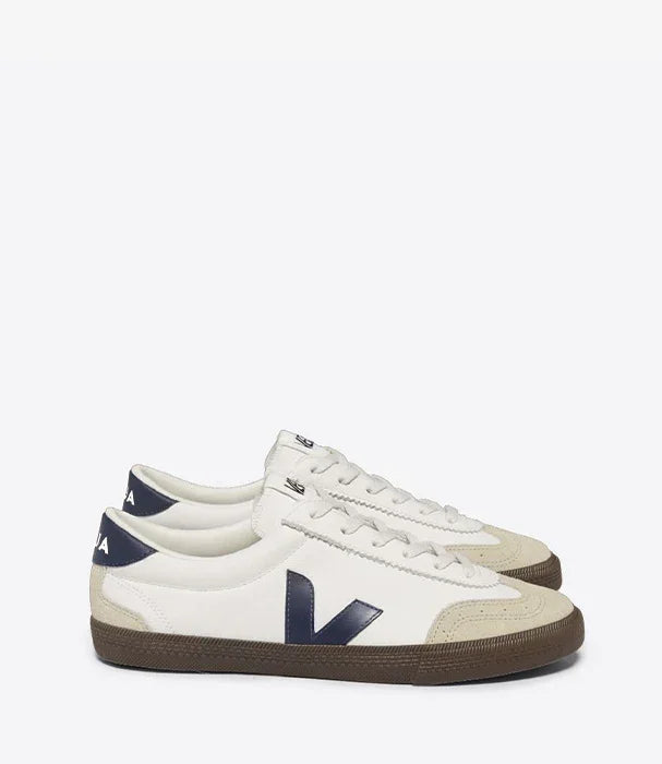 סניקרס גברים Veja לבן עם סוליית גומי, עיצוב מודרני, נעלי מותג CHOZEN