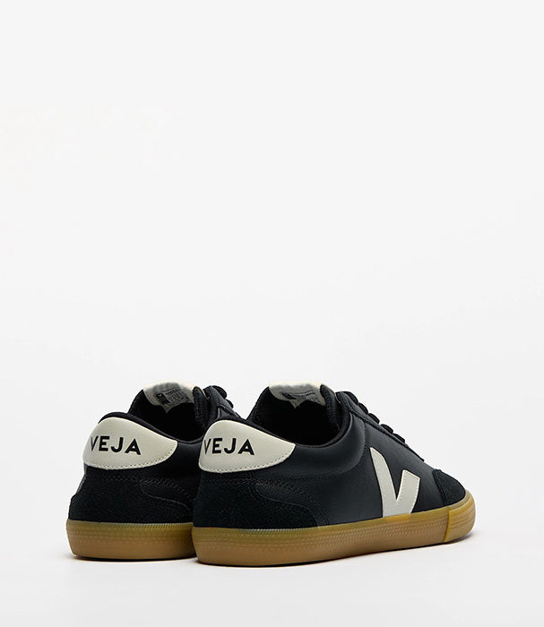 וג'ה סניקרס VOLLEY לגברים