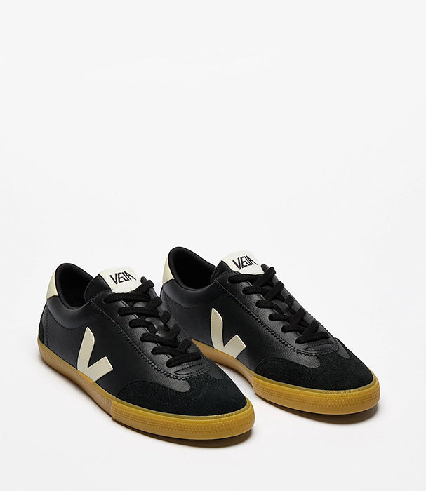 וג'ה סניקרס VOLLEY לגברים