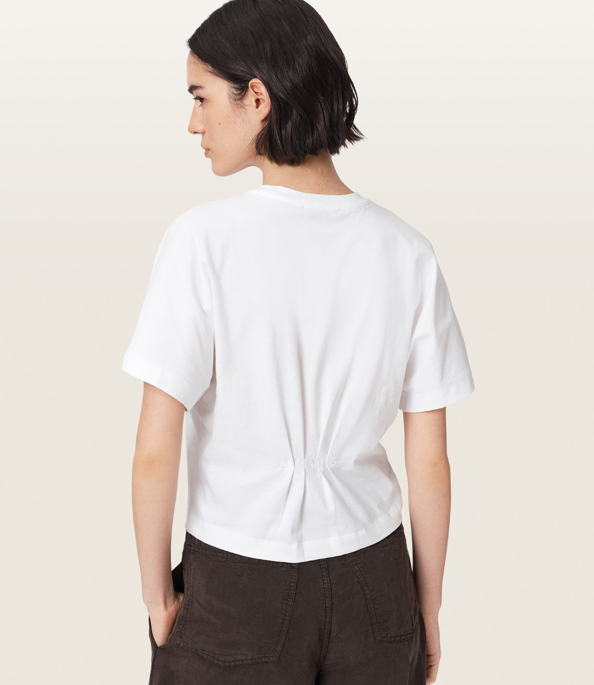 ALLSAINTS טי שירט קצרה בצבע לבן - CHOZEN