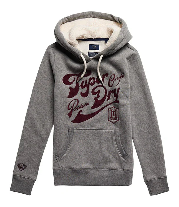 קפוצ'ון אפור עם הדפס Superdry בורדו, כיס קדמי וקפוצ'ון פרוותי, קולקציית CHOZEN