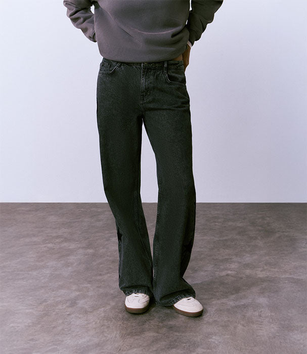 בראוני ג'ינס בגזרה ישרה לנשים