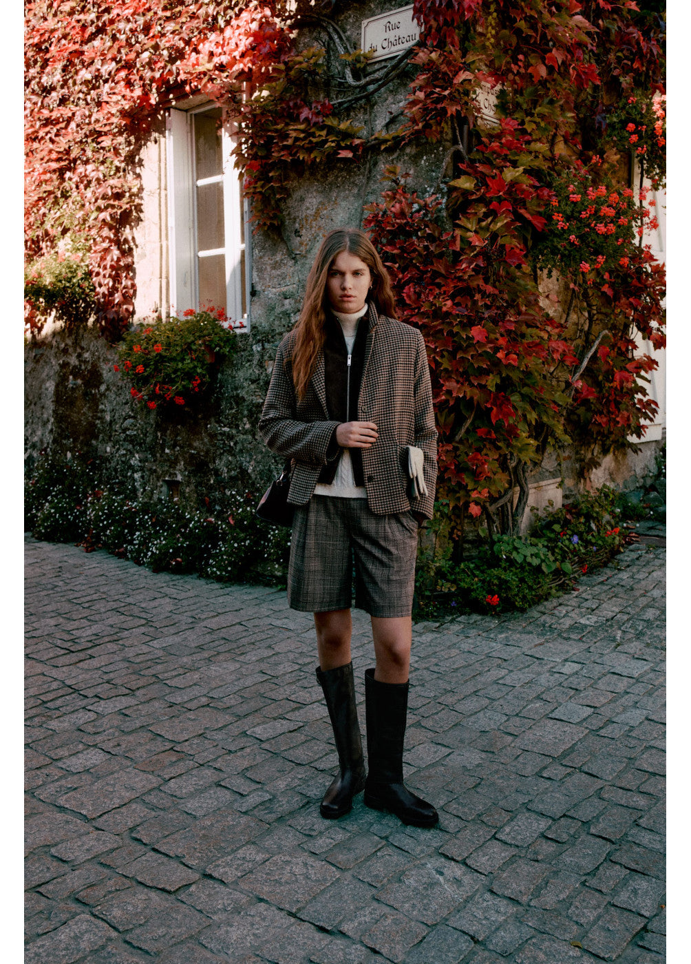 בראוני מכנסי ברמודה לנשים