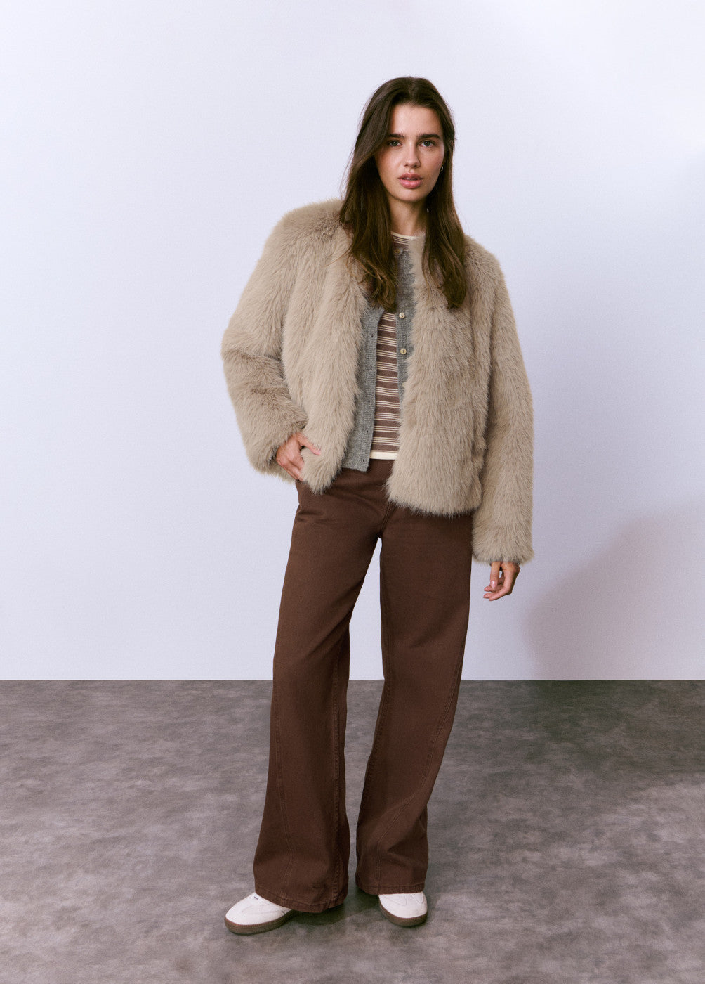 בראוני מעיל פרוותי לנשים