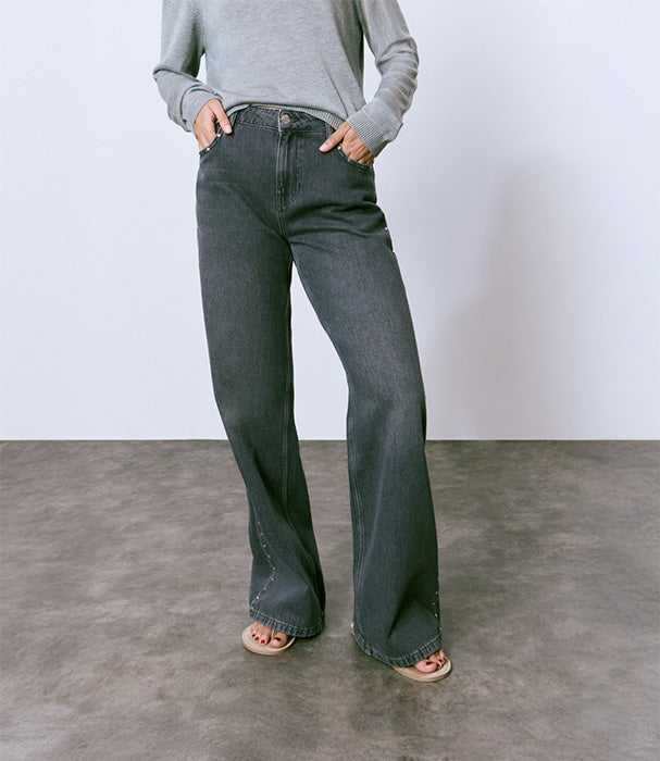 בראוני ג'ינס בגזרה ישרה לנשים