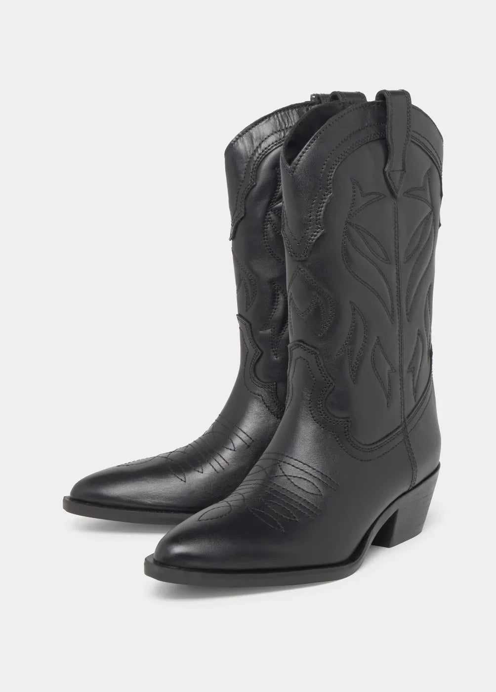 מגפי עור שחורות במראה מערבי עם תפרים דקורטיביים, נעלי אופנה CHOZEN קבוצת אלפא