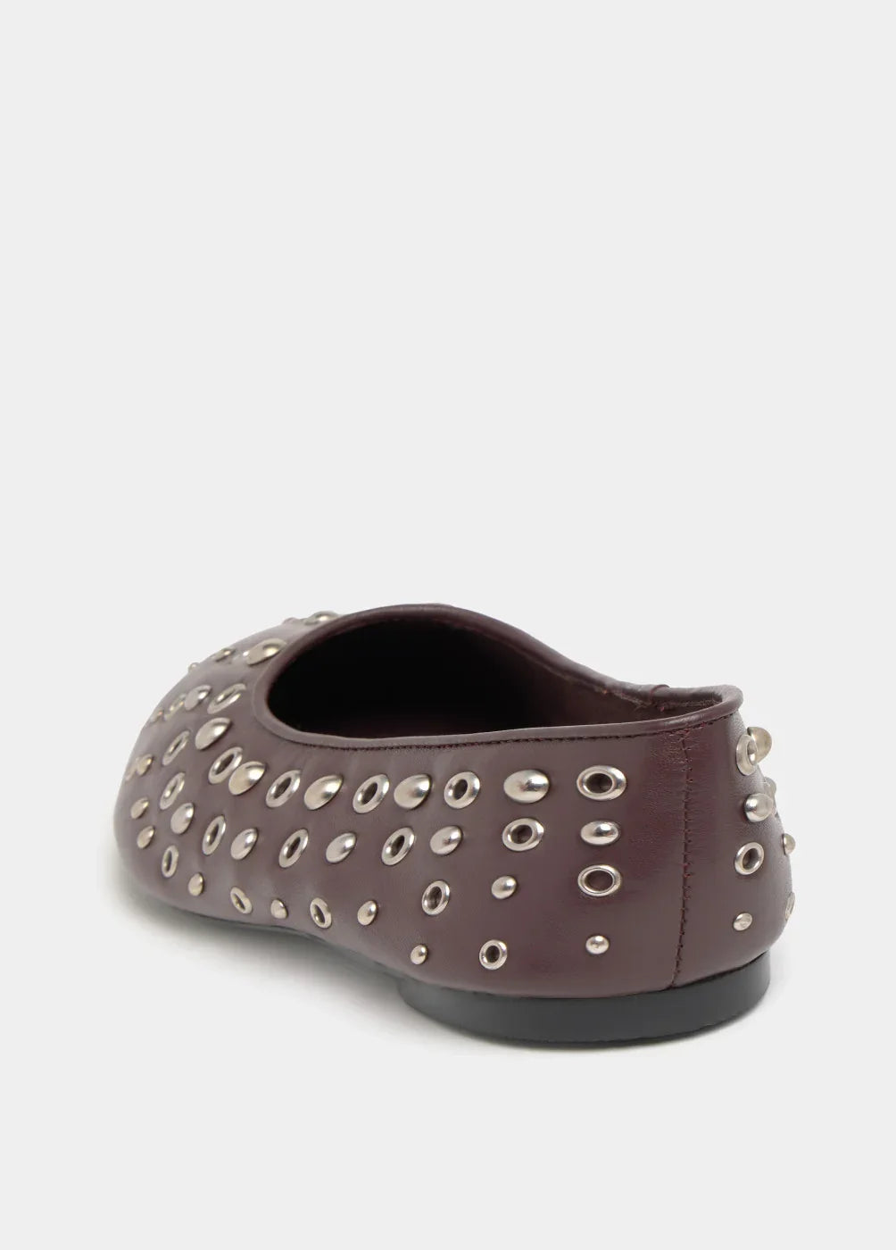 נעל בלט עור בורדו עם ניטים כסופים, אופנה יוקרתית באתר CHOZEN