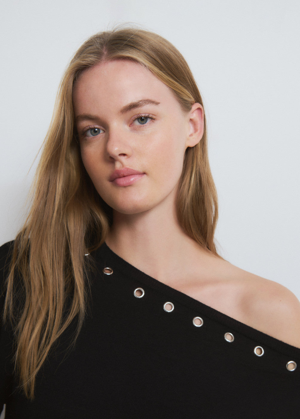 בראוני סוודר אסימטרי לנשים