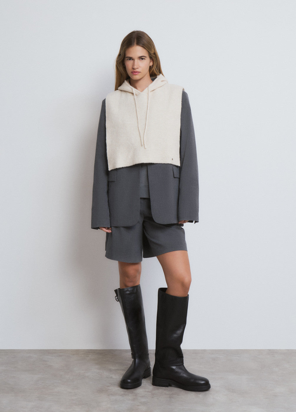 בראוני וסט קפוצ'ון סרוג לנשים