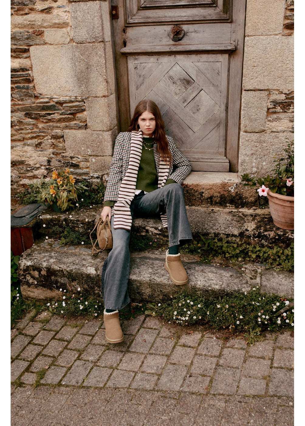 בראוני מגפיים נמוכות לנשים