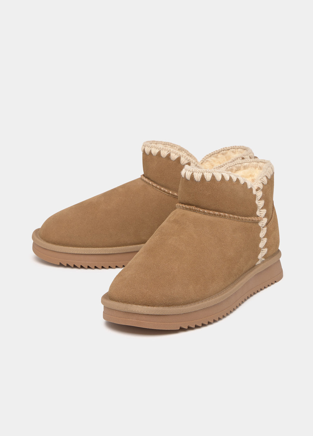 בראוני מגפיים נמוכות לנשים