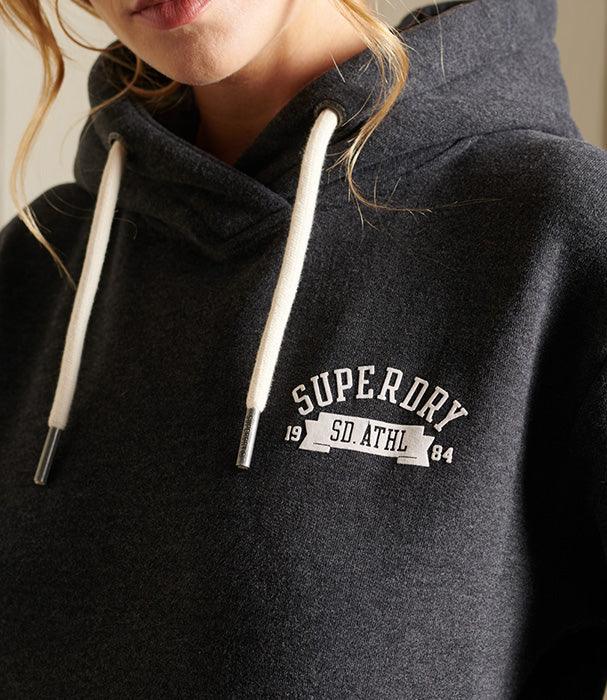 קפוצ'ון שחור של SUPERDRY עם כתובת לוגו לבנה, אופנת מותגים ב-CHOZEN