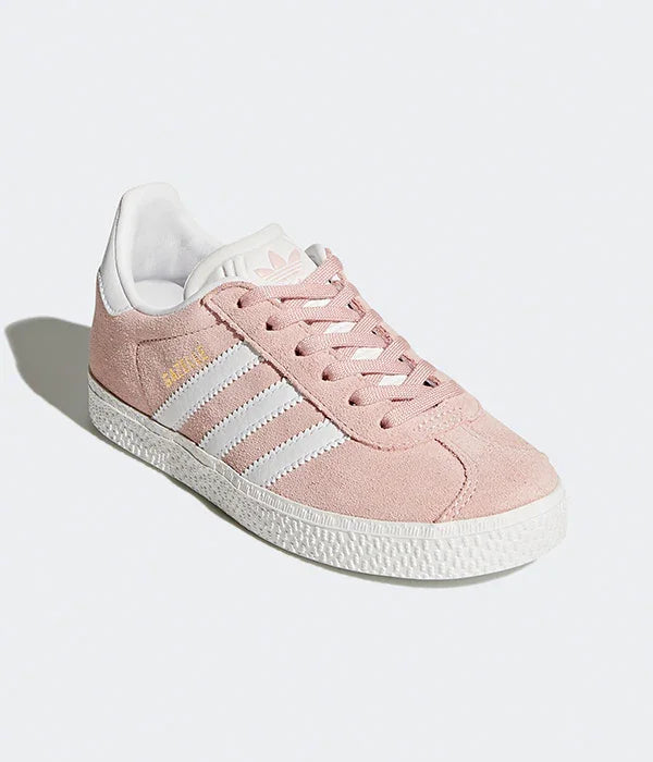 סניקרס אדידס נשים ורודות עם פסי לוגו לבנים, דגם אופנתי ב-CHOZEN מבית קבוצת אלפא