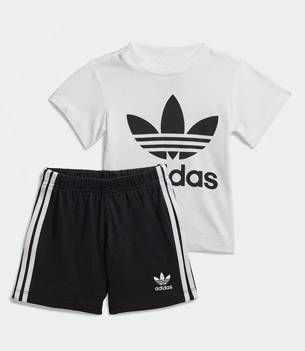 סט חולצה לבנה ומכנסיים קצרים של אדידס לתינוקות, עיצוב ספורטיבי, CHOZEN בגדי מותגים