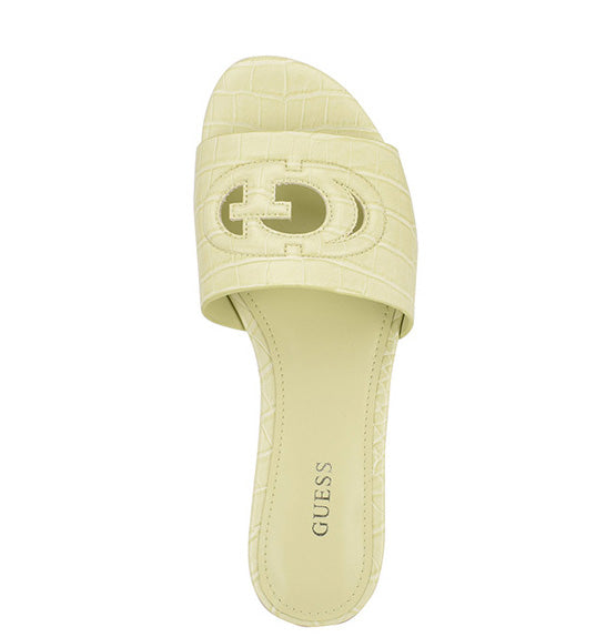 גאס כפכפים בשילוב רצועה רחבה ולוגו מחורר מעור סינטטי