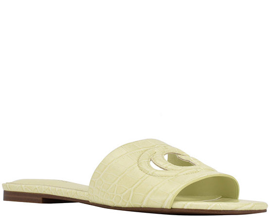 גאס כפכפים בשילוב רצועה רחבה ולוגו מחורר מעור סינטטי