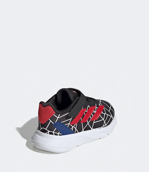 נעל ספורט ילדים שחורה עם דוגמא קווים לבנים, דיטיילים אדומים וכחולים, HOMEPAGE META TITLE: CHOZEN