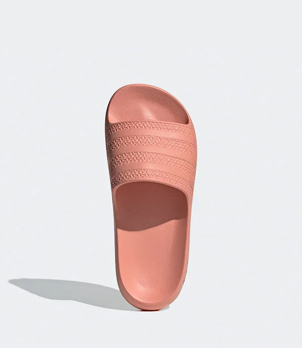 כפכף סלייד ורוד במבט עליון, עיצוב מודרני, מותגים מובילים ב-CHOZEN