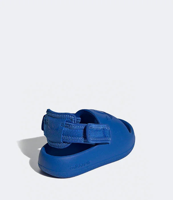 סנדל אדידס כחול לילדים עם רצועת סקוץ', צילום מוצר ל-CHOZEN קניון הנעלה