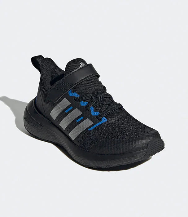 נעל ספורט שחורה עם פסי כסף ושרוכים כחולים, מותג מוביל, CHOZEN קבוצת אלפא