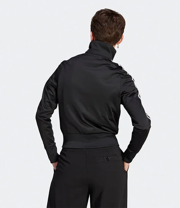 מעיל אופנתי שחור על דוגמן, מבט מאחור, CHOZEN בגדי מותגים מבית קבוצת אלפא