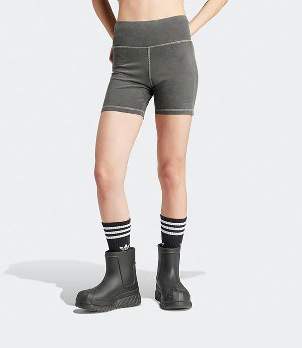 דגם לייף סטייל: טייץ קצר אפור עם מגפי גומי גרביים גבוהות, CHOZEN מותגים מובילים