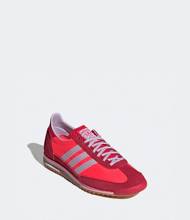 נעלי אדידס אדומות ואפורות לגברים, צילום מוצר זווית צד עליון, CHOZEN מותגים מובילים