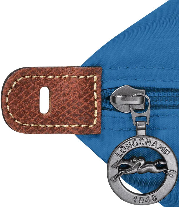 רוכסן תיק לונגשאם כחול עם תג לונגשאם 1948 ותפירת עור, CHOZEN מותגים מובילים