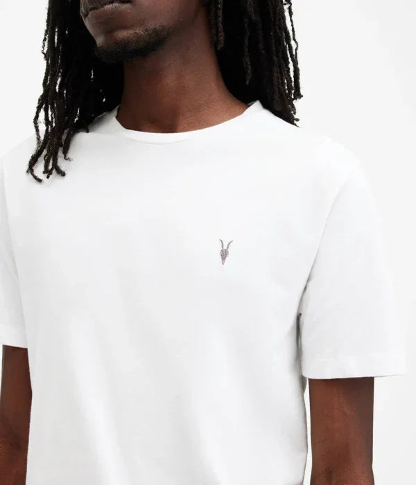 חולצת טי שרט לבנה לגבר עם לוגו קטן, אופנה מ-CHOZEN מותגים מובילים