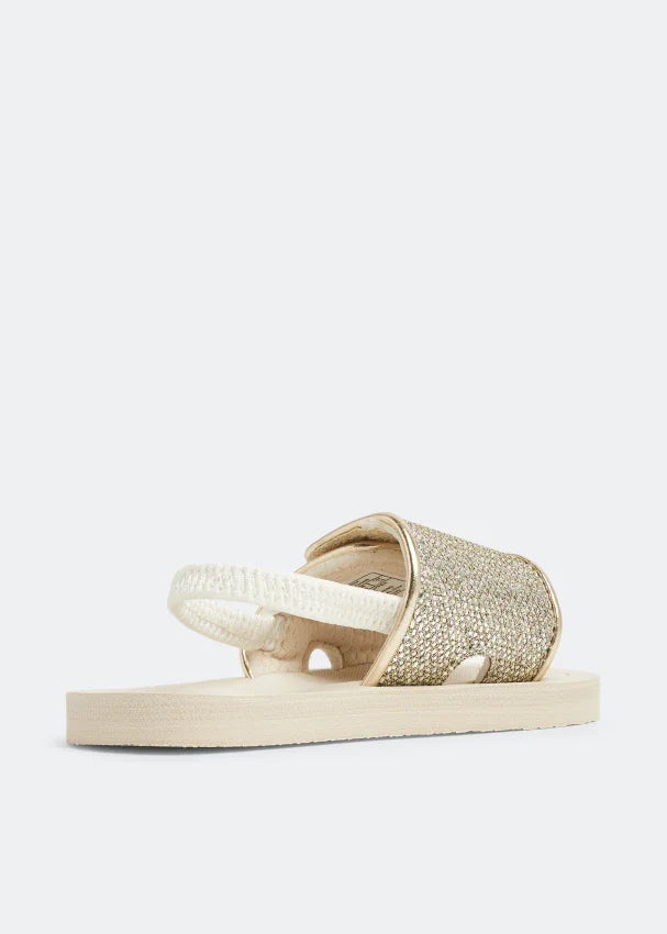 סנדל נשים זהוב ונוצץ עם רצועת בד לבנה, מותג CHOZEN, אופנה יוקרתית לנשים