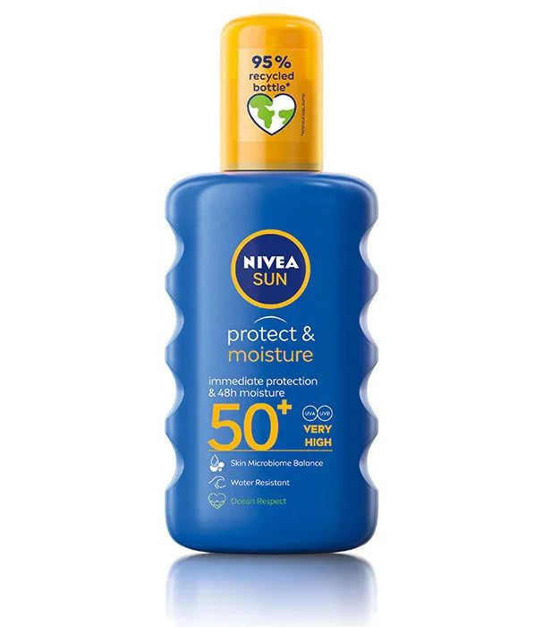 קרם הגנה Nivea Sun SPF 50+ להגנה ולחות בבקבוק כחול, מוצג באתר CHOZEN