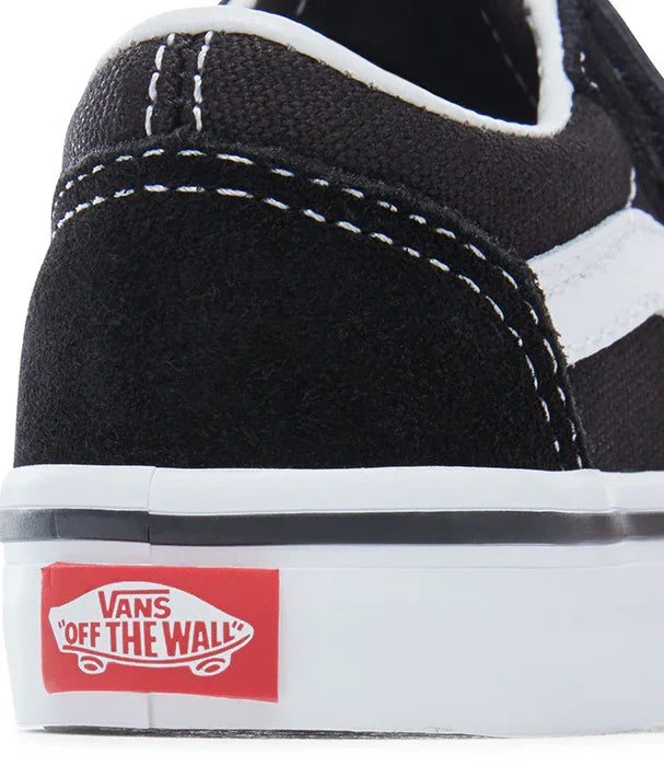 סניקרס ואנס שחורות קלאסיות עם תווית אדומה ואנס, מותג מוביל ב-CHOZEN, ייבוא קבוצת אלפא