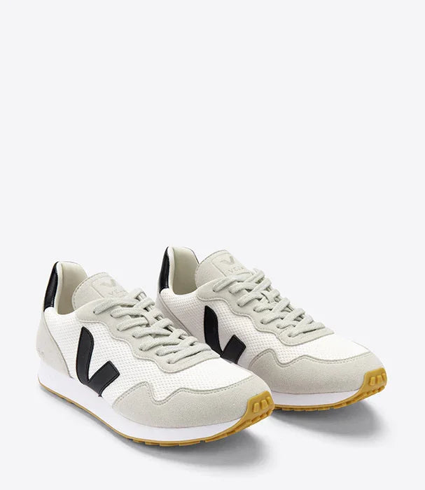 סניקרס Veja לבנות עם סמל שחור לגברים, טרנד אופנה CHOZEN, יבואן רשמי קבוצת אלפא