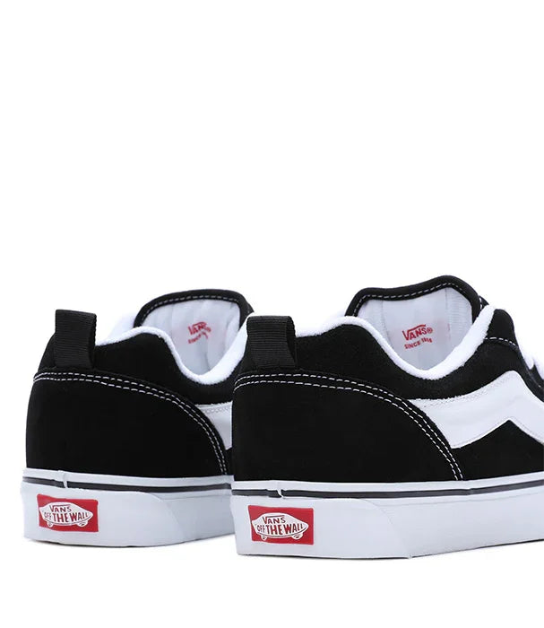 נעלי ואנס שחור-לבן גזרת אולד סקול, מותג מוביל ב-CHOZEN קבוצת אלפא, צילום מאחור