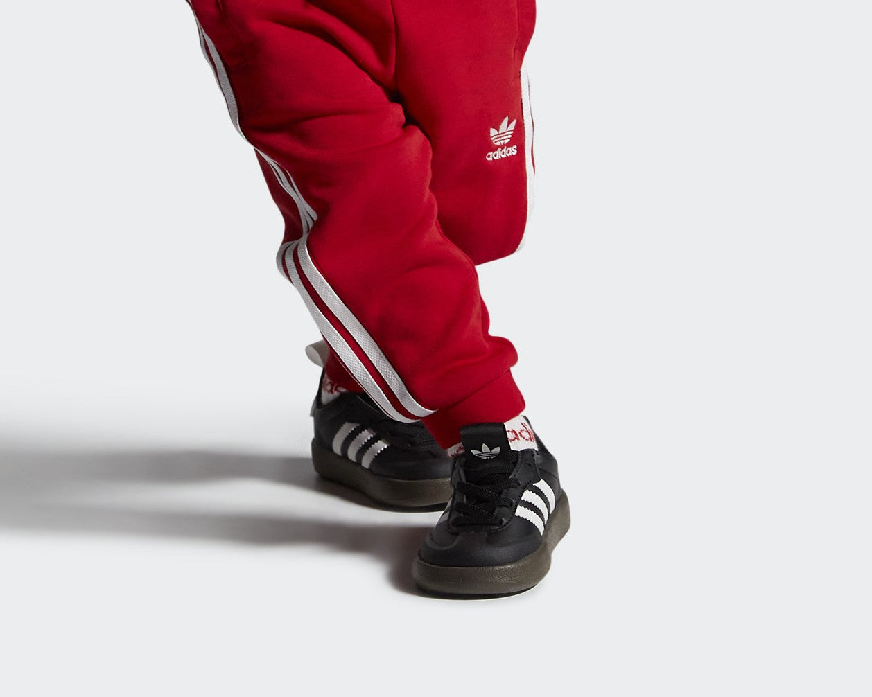 סניקרס לתינוקות