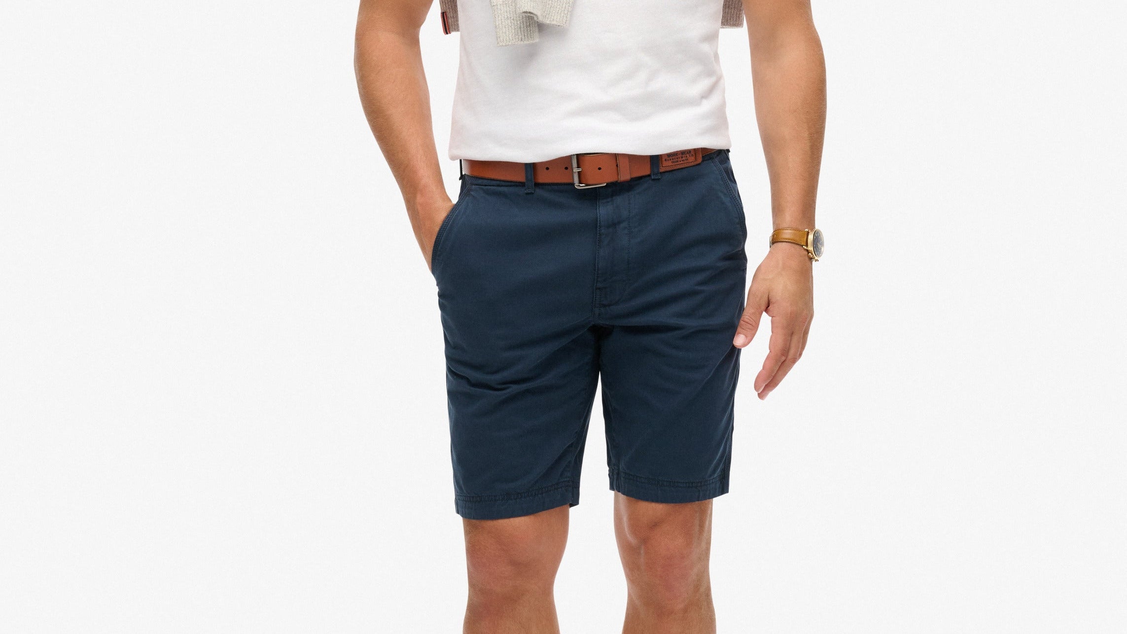 מכנסיים קצרים לגברים