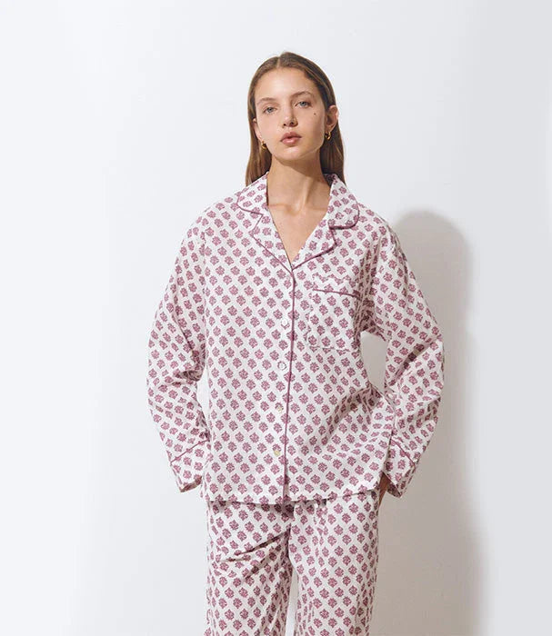 פיג'מת נשים מבד לבן עם הדפס ורוד, עיצוב קלאסי, אופנת CHOZEN
