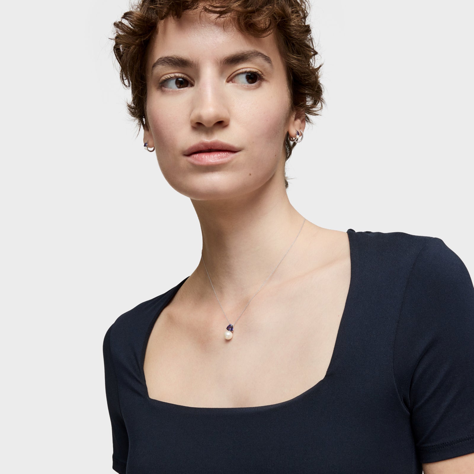 טואוס שרשרת Ivette מזהב לבן 18 קראט בשילוב אבן חן ופנינה