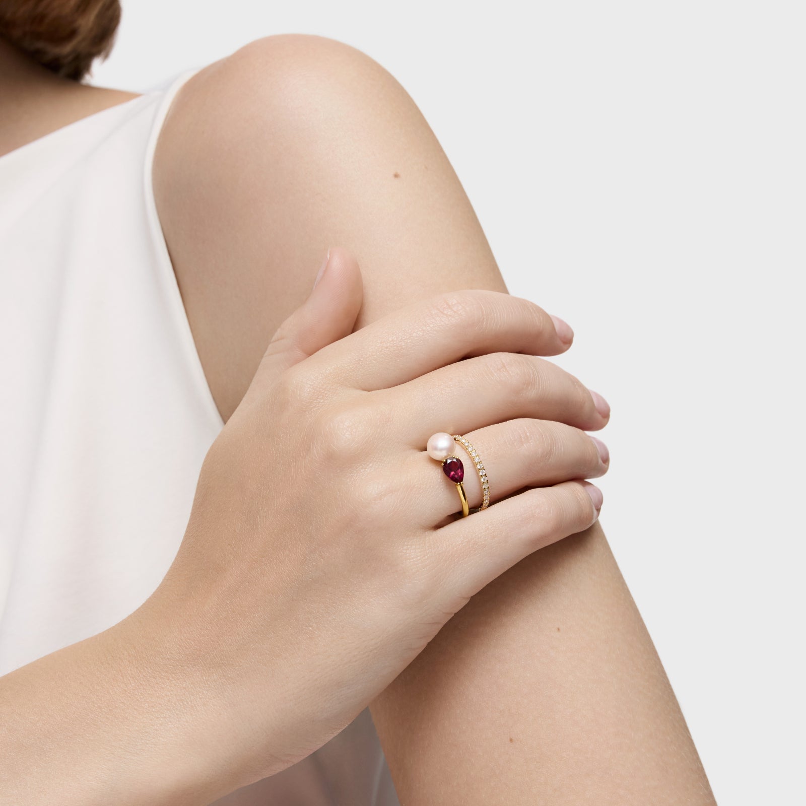 טואוס טבעת Ivette מזהב 18 קראט בשילוב אבן חן ופנינה