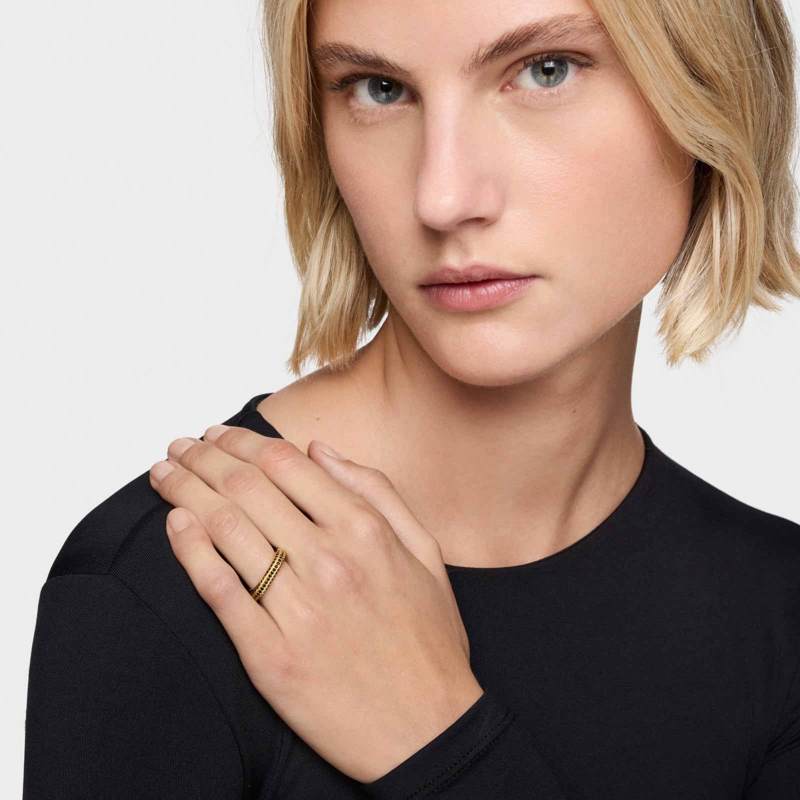 טואוס טבעת בשיבוץ אבני חן Line מכסף ועליו זהב 18 קראט