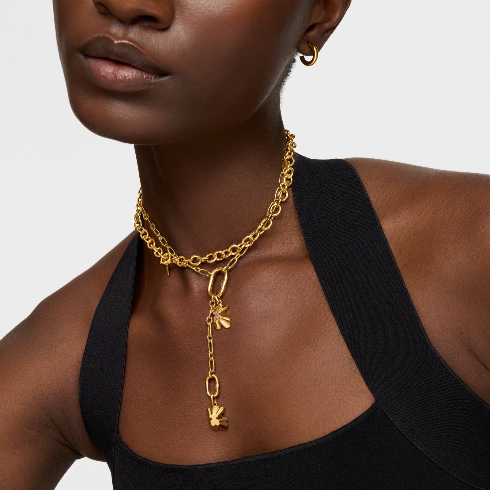 טואוס תליון במוטיב דובי בטקסטורה ובשיבוץ אבני חן Sweet 40s מכסף ועליו זהב 18 קראט