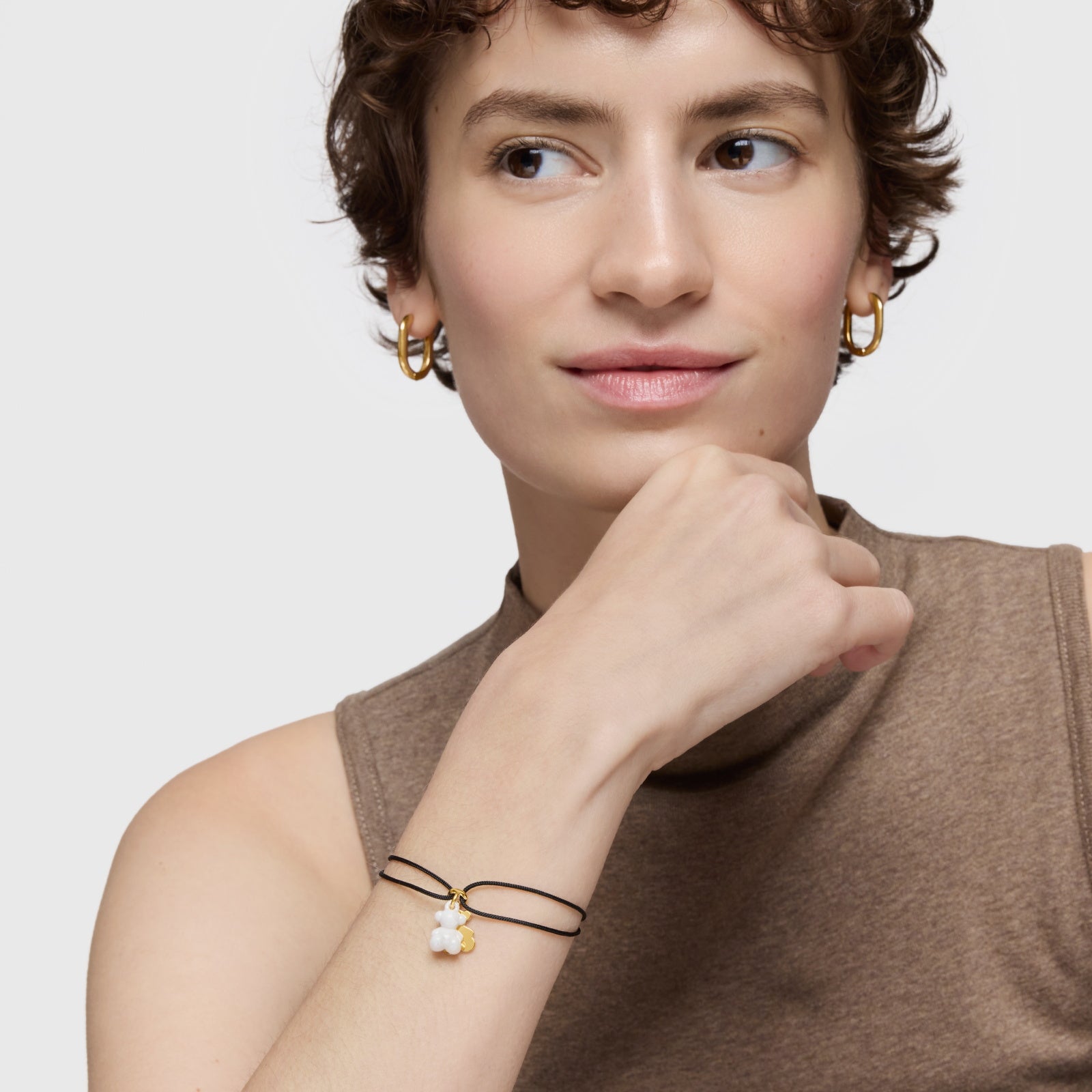 טואוס צמיד ניילון שחור Bold Bear בשילוב דובי כפול מכסף ועליו זהב 18 קראט וקרמיקה בצבע לבן