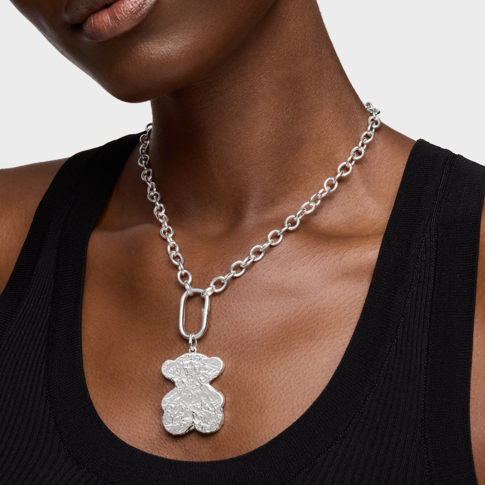 טואוס תליון במוטיב דובי בטקסטורה Sweet Dolls מכסף