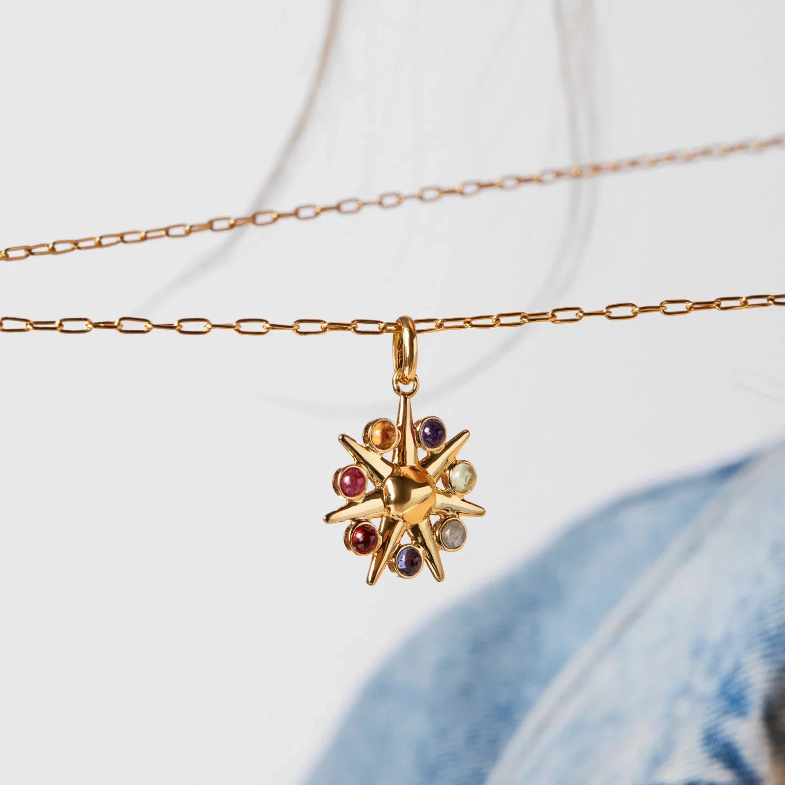 שרשרת זהב עם תליון כוכב ואבני חן צבעוניות, תכשיטים אופנתיים מבית CHOZEN