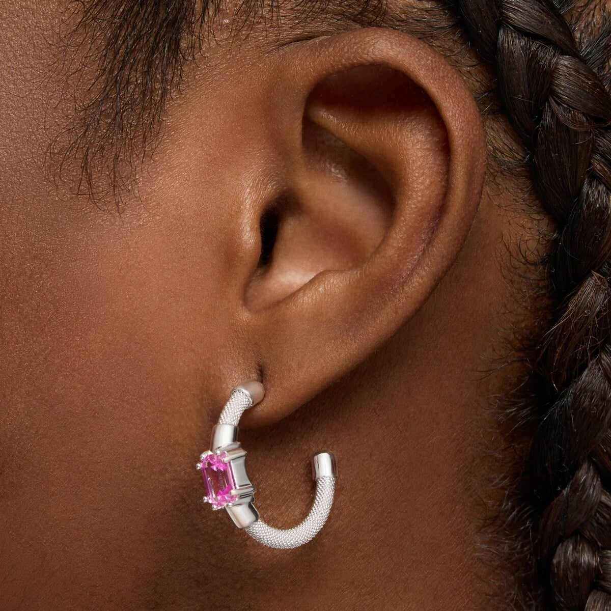 טואוס עגילי חישוק פתוחים בשילוב אבן חן MESH מכסף