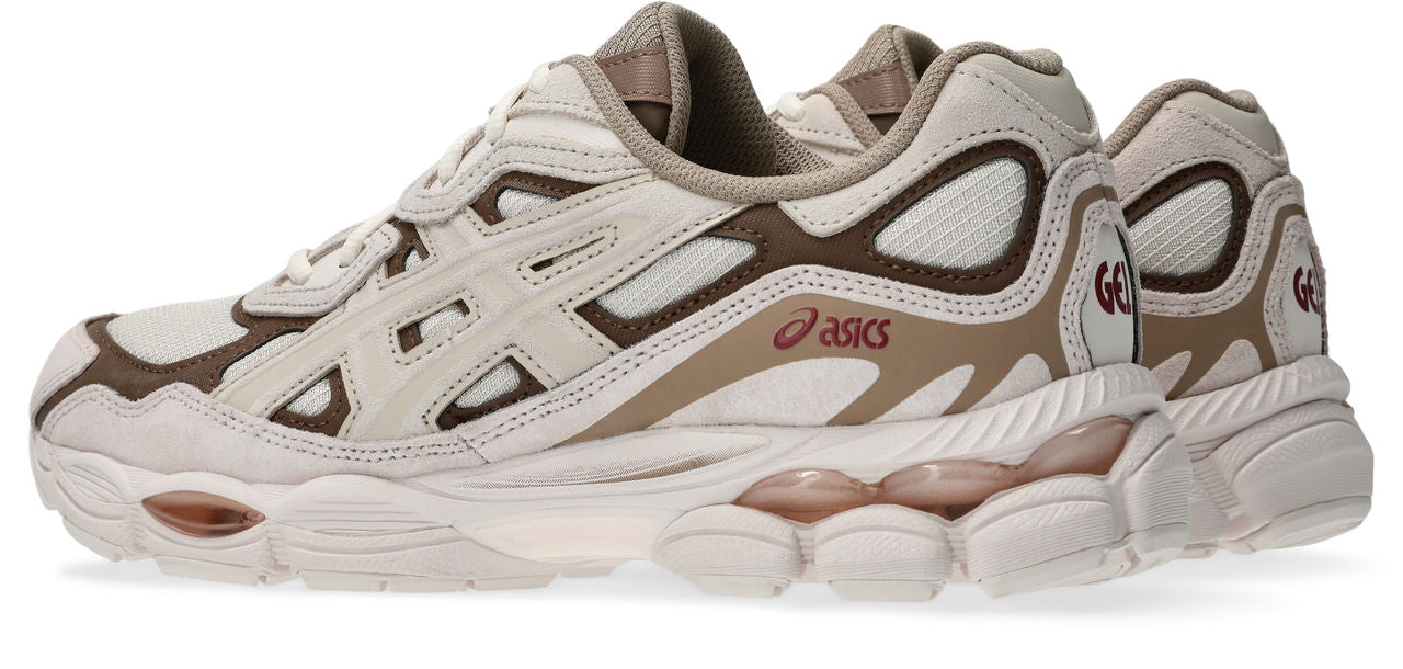 סניקרס אסיקס ג'ל בלבן וחום עם רשת בד ודיטליים מיקרופייבר לגברים