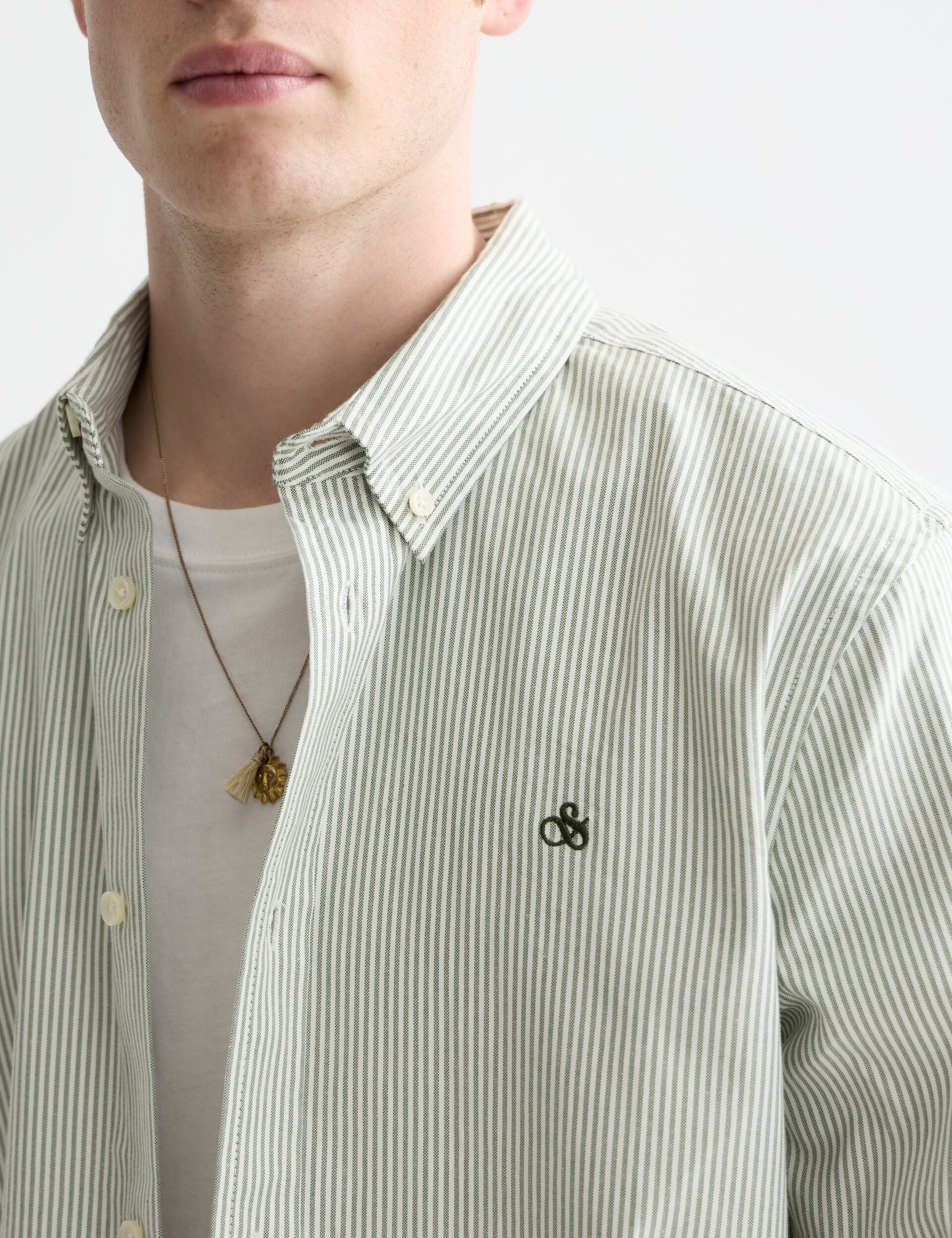 חולצת פסים ירוקה לגבר CHOZEN עם סמל רקום, אופנה יוקרתית קבוצת אלפא