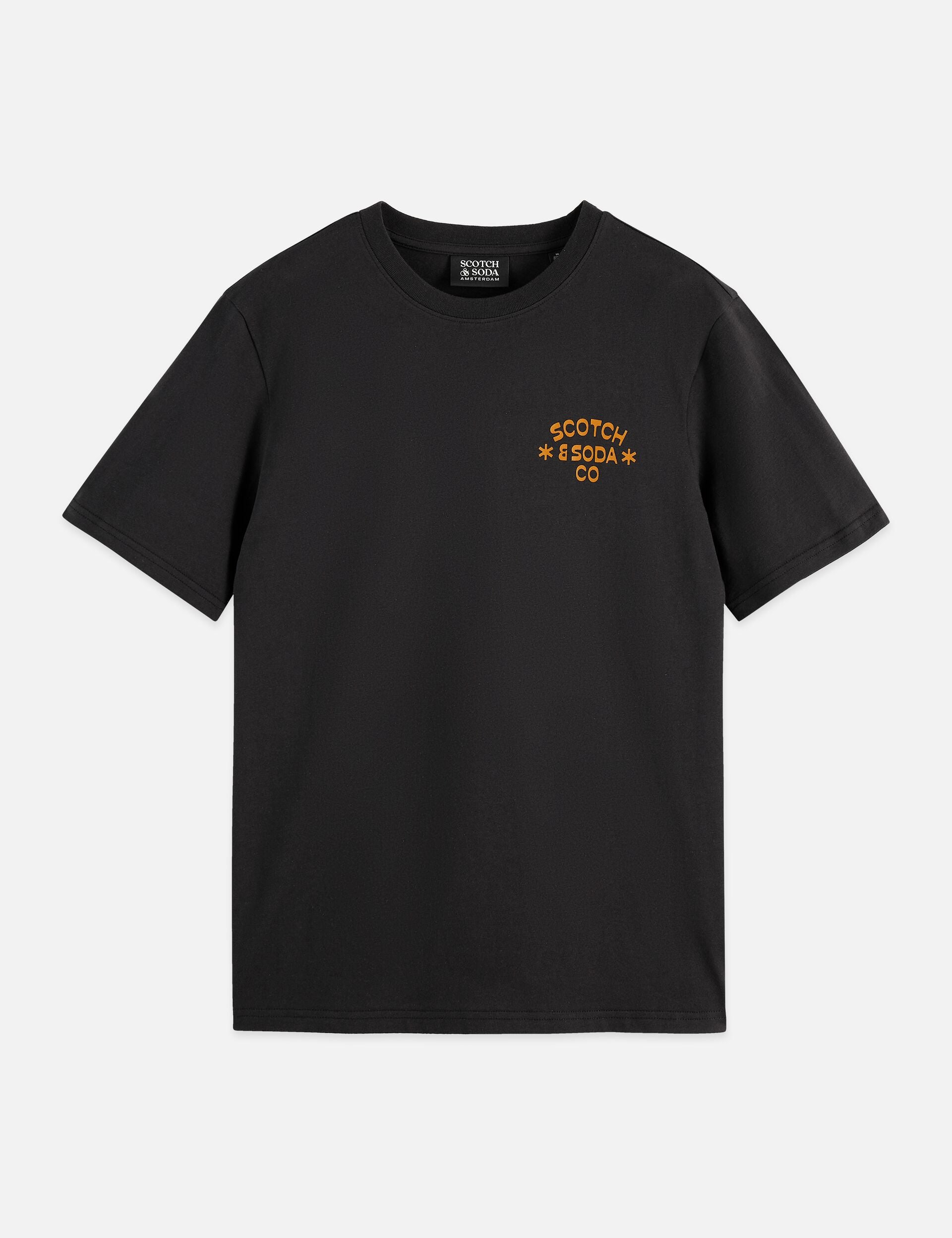 טי שירט שחורה של Scotch & Soda עם לוגו כתום, אופנה גברים מקבוצת אלפא ב-CHOZEN